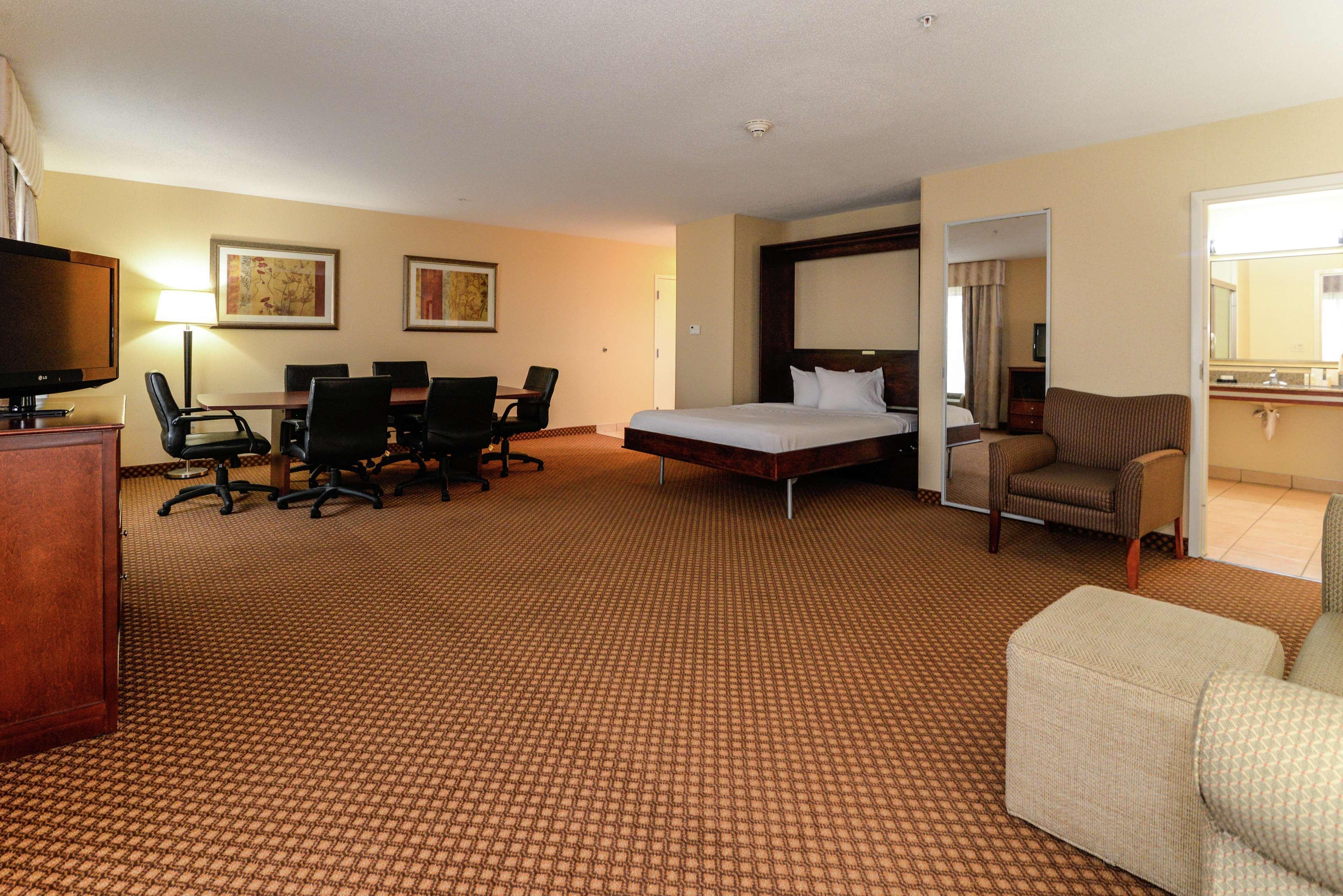 Hampton Inn & Suites Detroit/Chesterfield Exterior foto