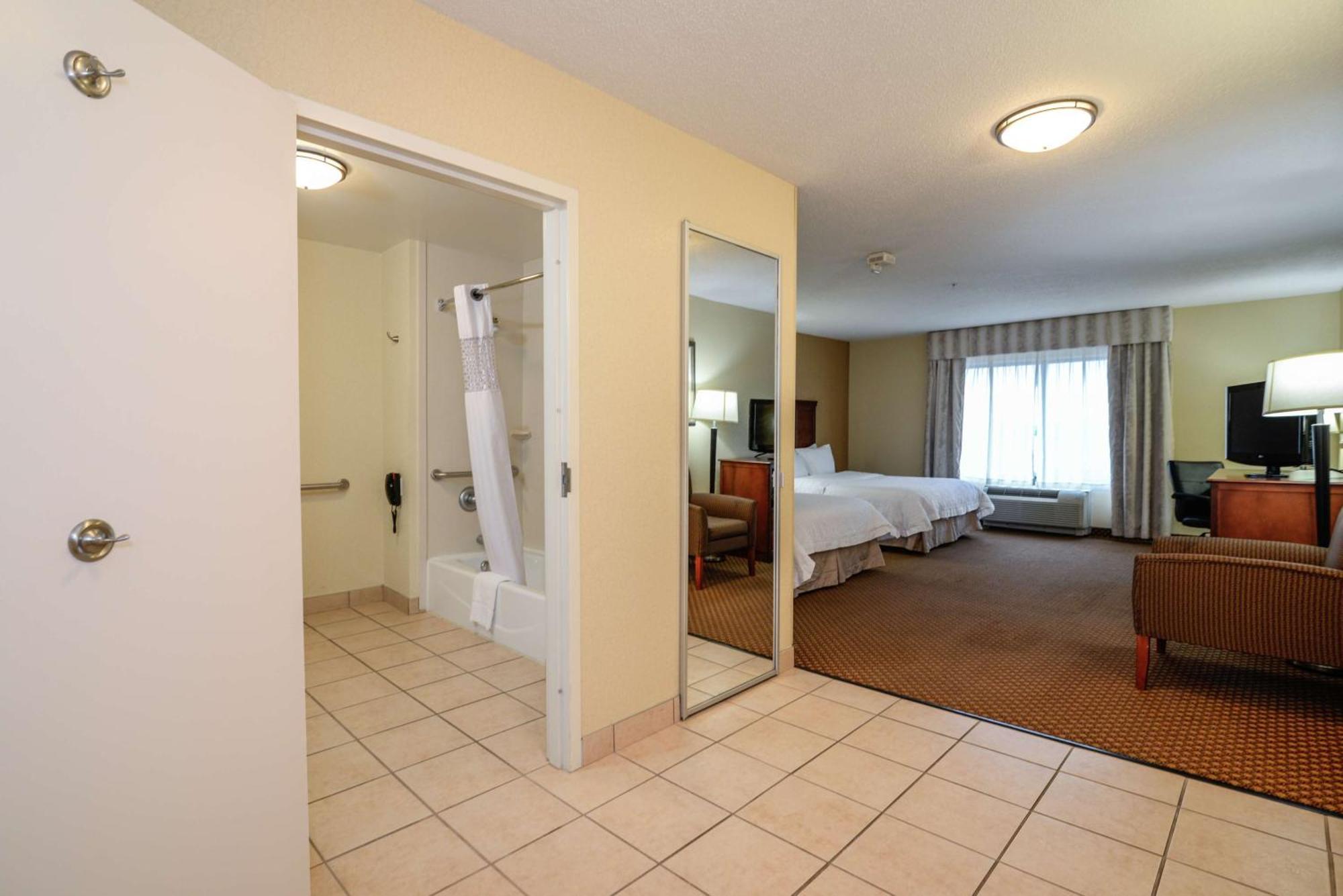 Hampton Inn & Suites Detroit/Chesterfield Exterior foto