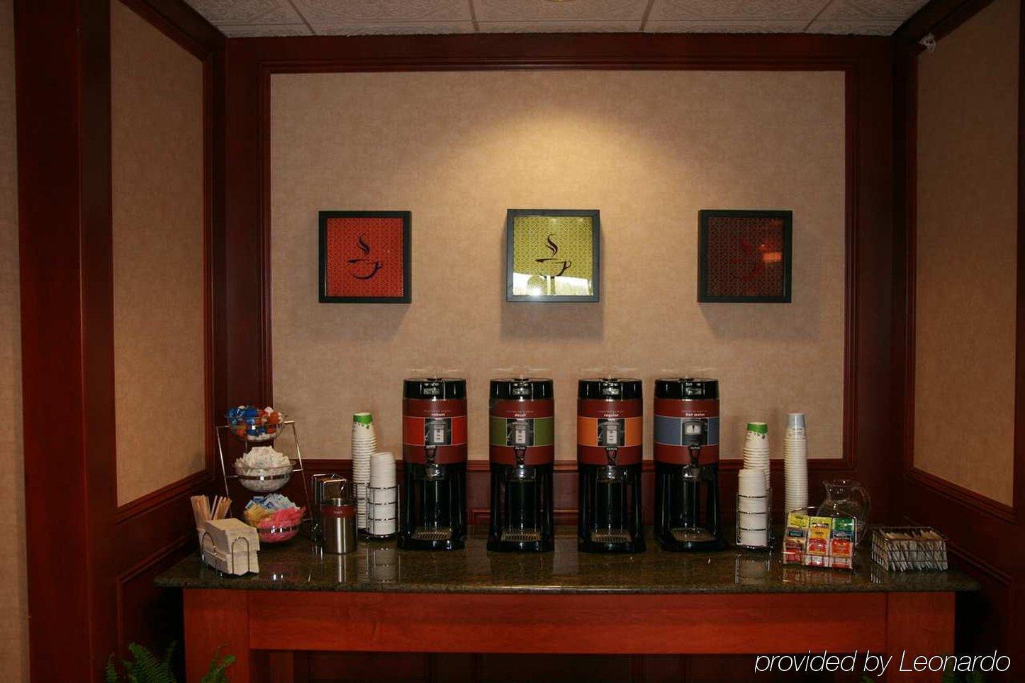 Hampton Inn & Suites Detroit/Chesterfield Restaurant foto